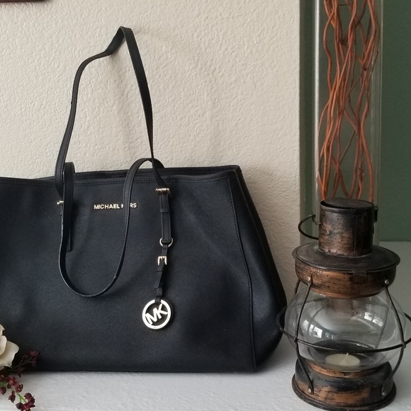 Michael Kors Black Jet Set Tote - Picture 4 of 4